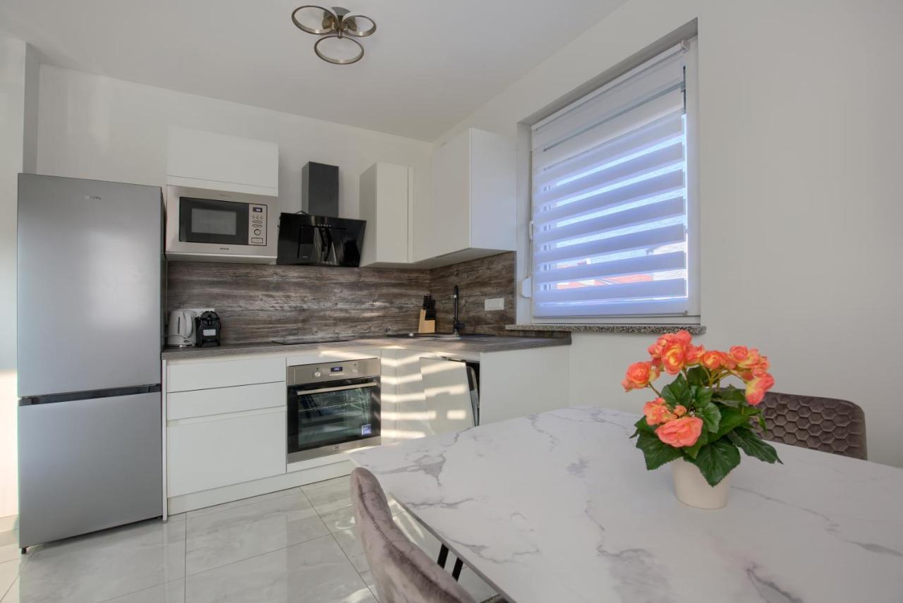 Apartment Vukadin Пула Екстер'єр фото