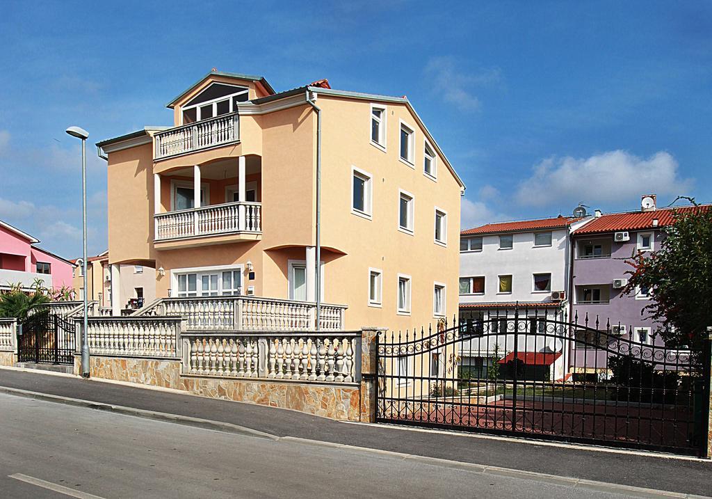 Apartment Vukadin Пула Екстер'єр фото
